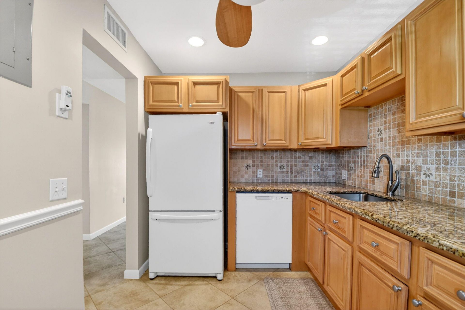 4248 Deste Court, Unit 304, Lake Worth, FL 33467 Photo