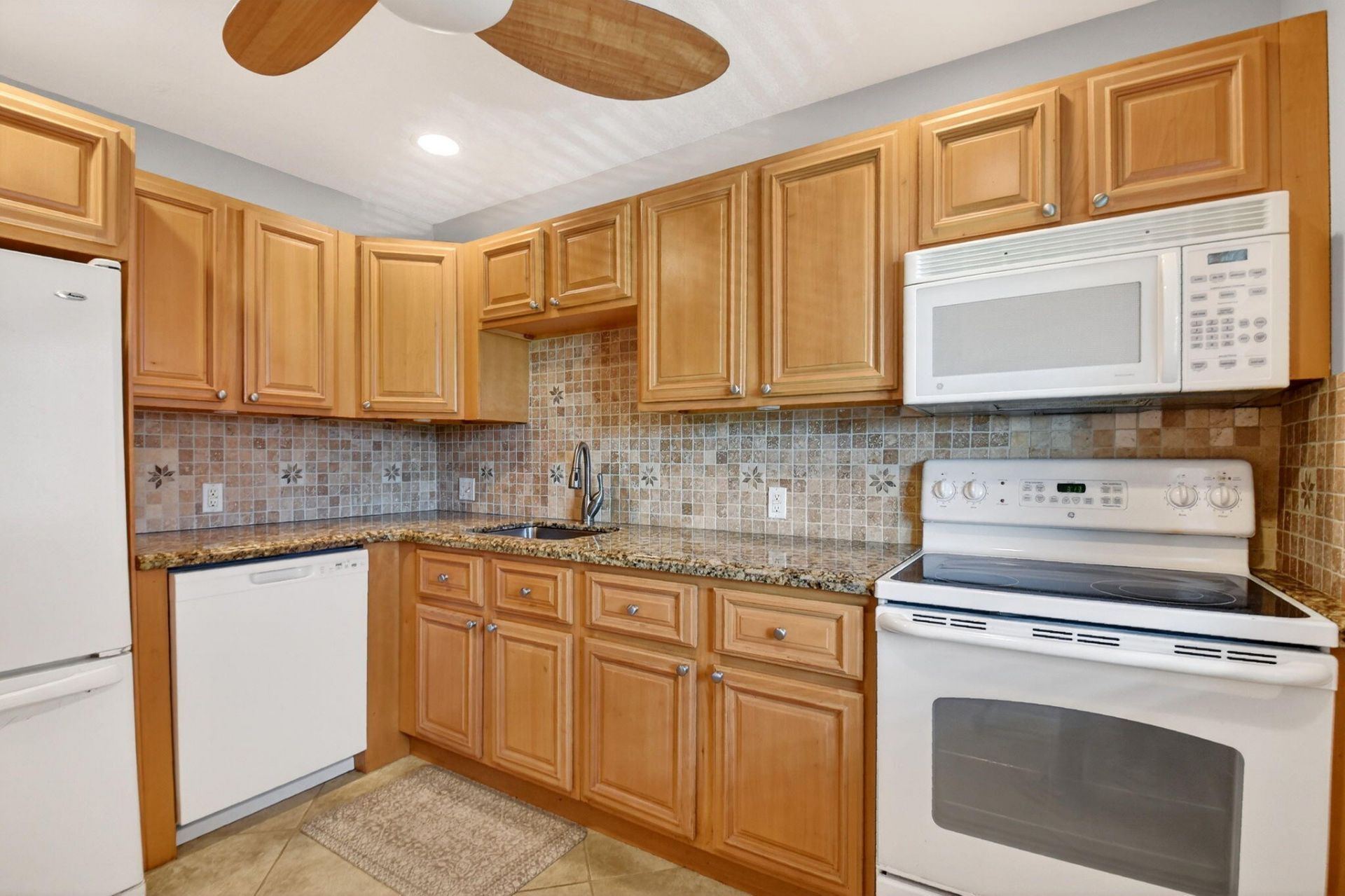 4248 Deste Court, Unit 304, Lake Worth, FL 33467 Photo