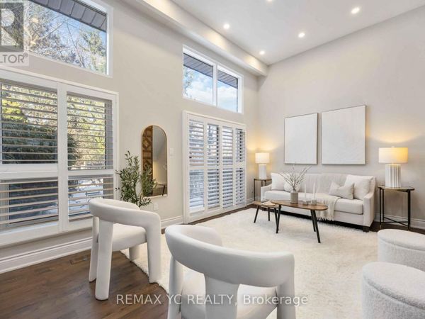 118 Tangle Briarway, Toronto (Bayview Village), ON M2J2M4