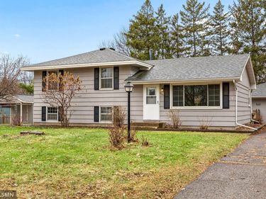 9501 Oliver Avenue N, Brooklyn Park, MN 55444