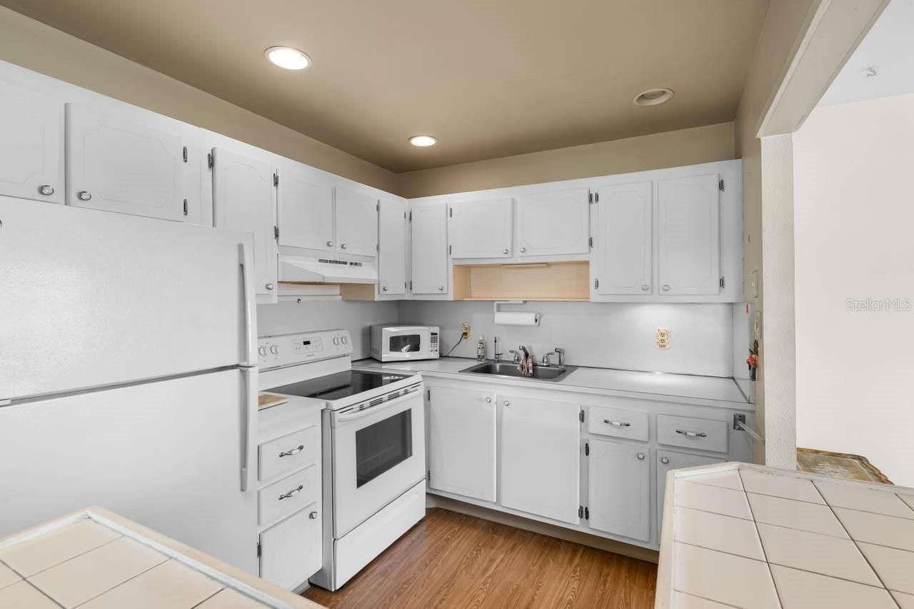 1801 Bedford Lane , Unit 30, Sun City Center, FL 33573 Photo