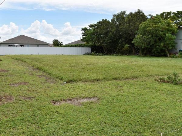 706 SW 21 STREET , CAPE CORAL, FL 33991