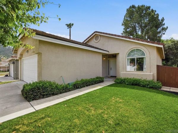 29704 Platanus Dr, Escondido, CA 92026