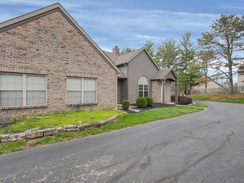 7688 Slate Ridge Boulevard, Reynoldsburg, OH 43068 Photo 2