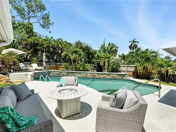 1063 22nd AVE N, NAPLES, FL 34103