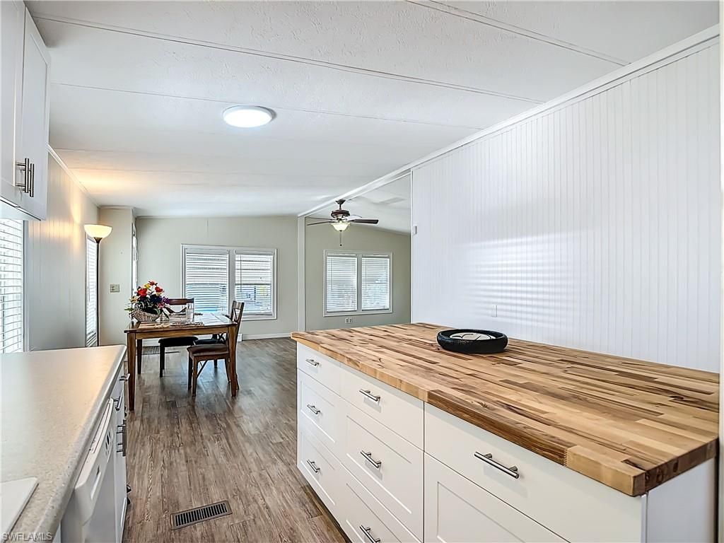 9 Moorhead Mnr, Unit 9, Naples, FL 34112 Photo