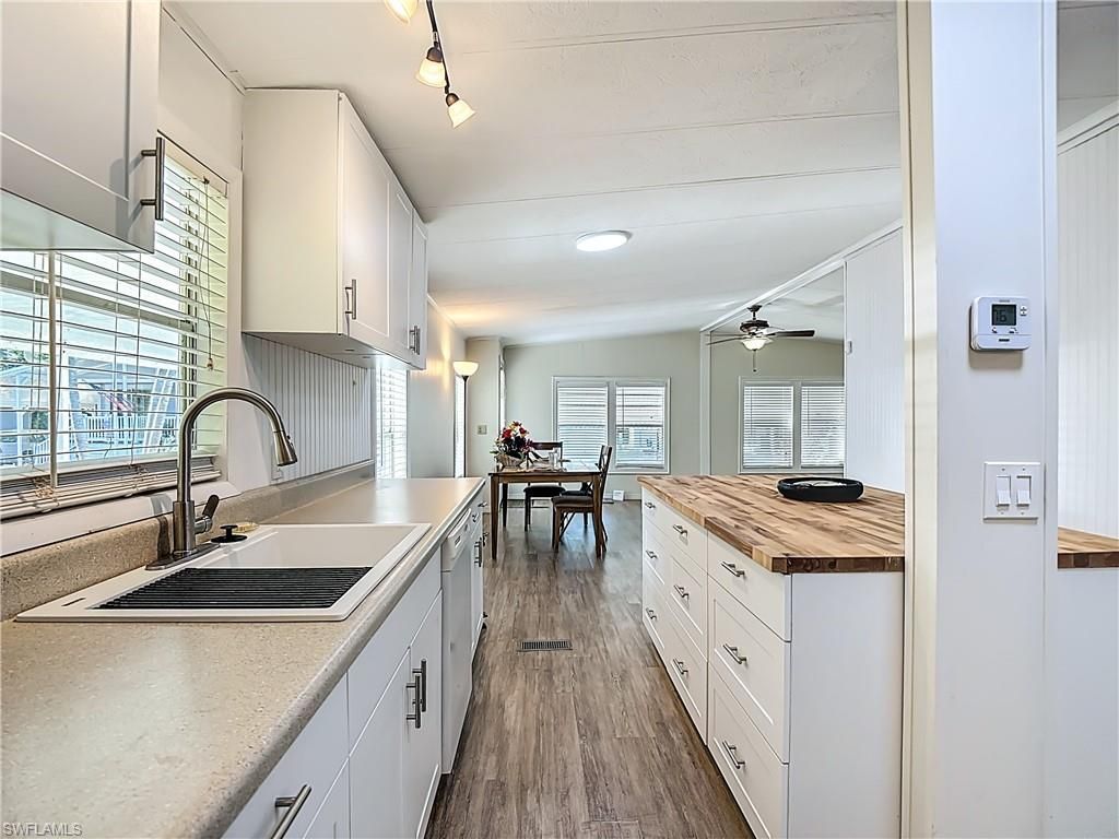 9 Moorhead Mnr, Unit 9, Naples, FL 34112 Photo