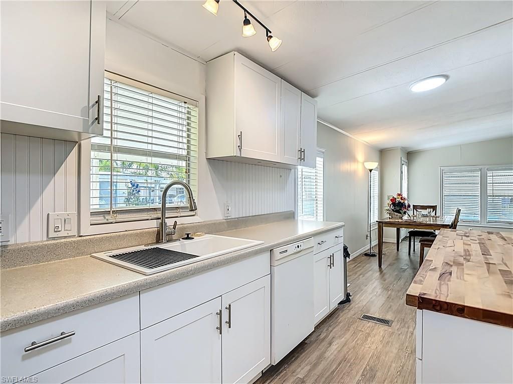 9 Moorhead Mnr, Unit 9, Naples, FL 34112 Photo