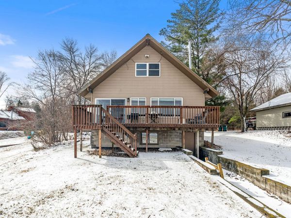 2358 Crest Way , Rush City, MN 55069