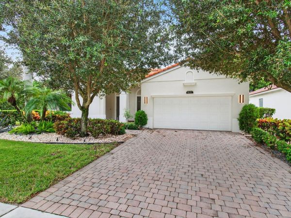 8137 Ferentino Pass, Delray Beach, FL 33446