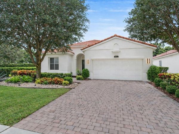 8137 Ferentino Pass, Delray Beach, FL 33446