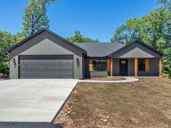 7 Bowmore Circle , Bella Vista, AR 72715