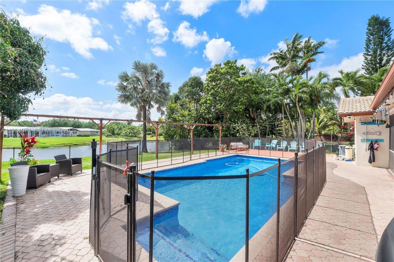 3851 NW 100th Ave, Coral Springs, FL 33065 Photo