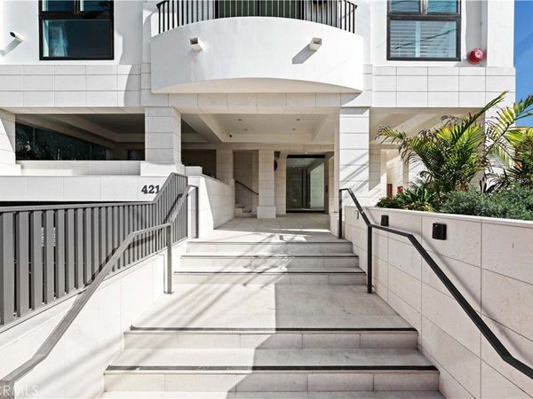 4214 Fulton Avenue, Unit 203, Studio City, CA 91604