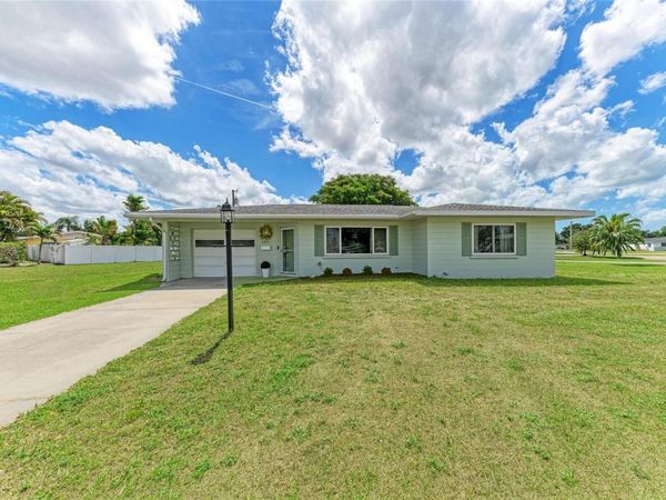 2811 33RD AVENUE W, BRADENTON, FL 34205