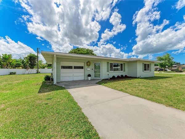 2811 33RD AVENUE W, BRADENTON, FL 34205