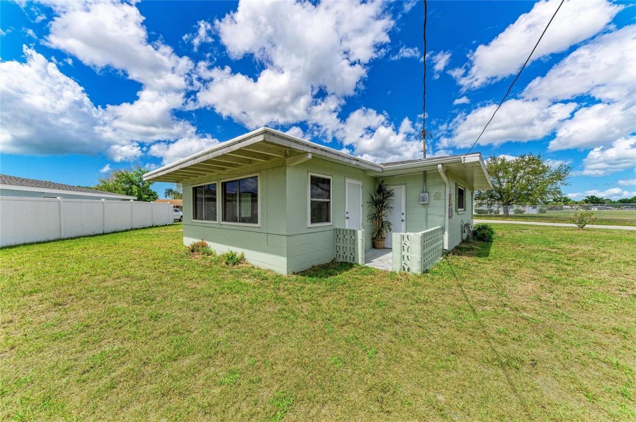 2811 33rd Avenue W, Bradenton, FL 34205 Photo