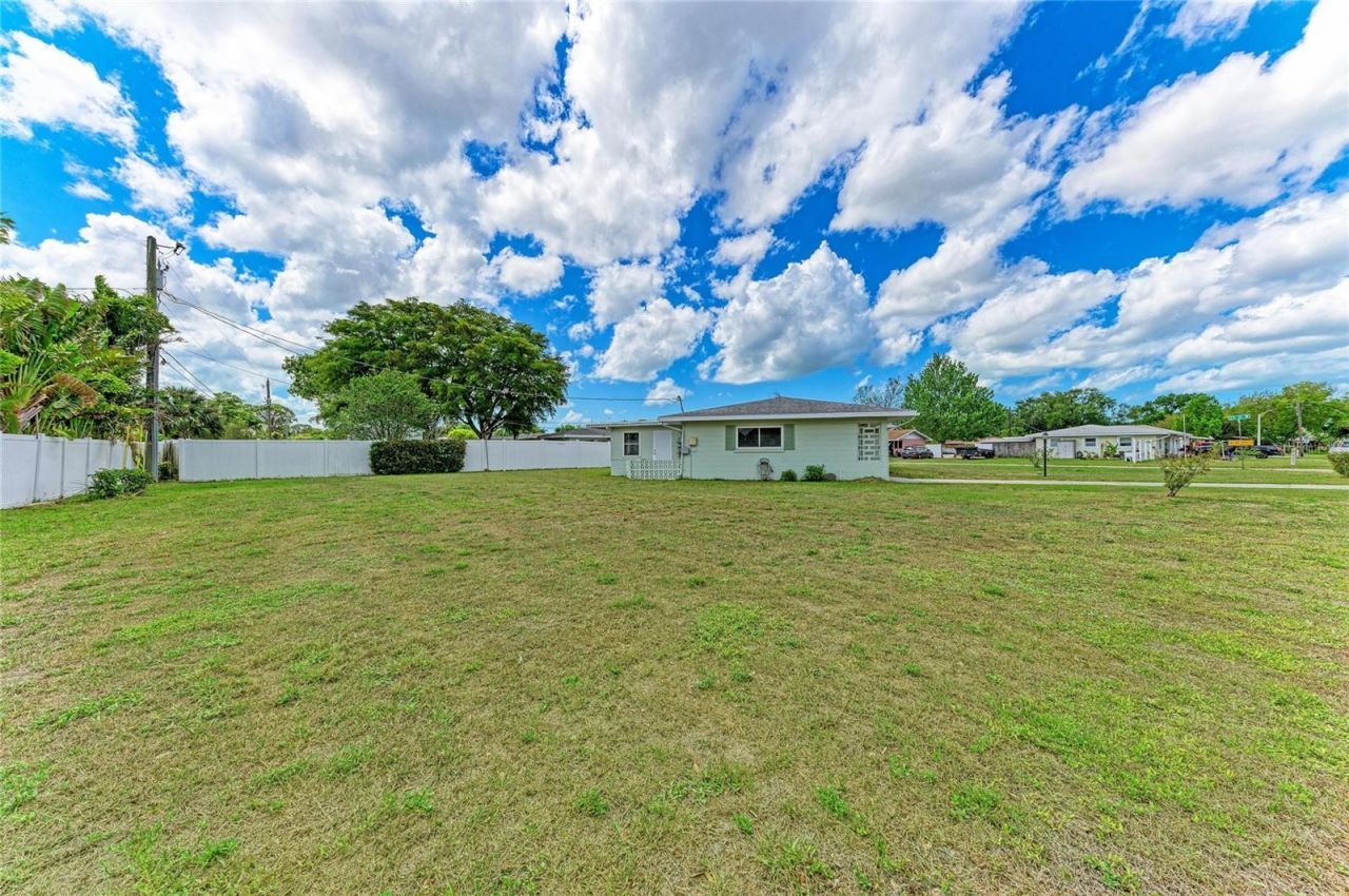 2811 33rd Avenue W, Bradenton, FL 34205 Photo