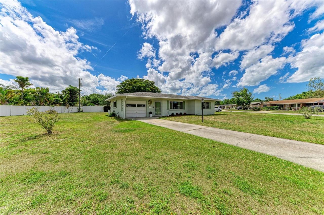 2811 33rd Avenue W, Bradenton, FL 34205 Photo