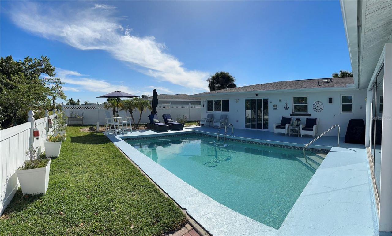 2 Golfview Road , Rotonda West, FL 33947 Photo