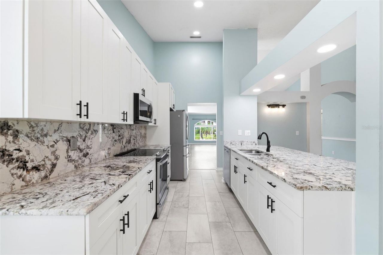 11421 Glenmont Drive , Tampa, FL 33635 Photo