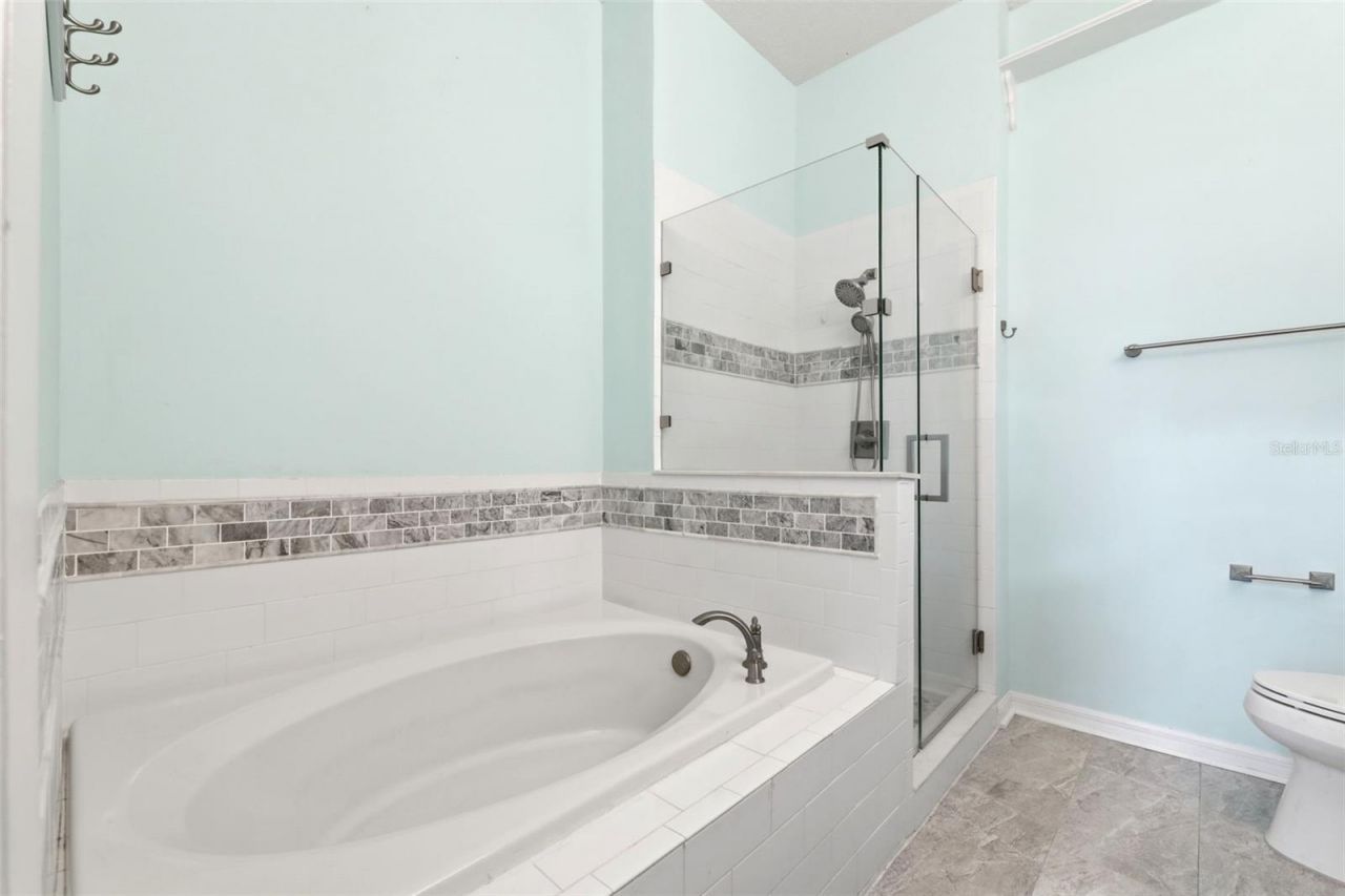 11421 Glenmont Drive , Tampa, FL 33635 Photo