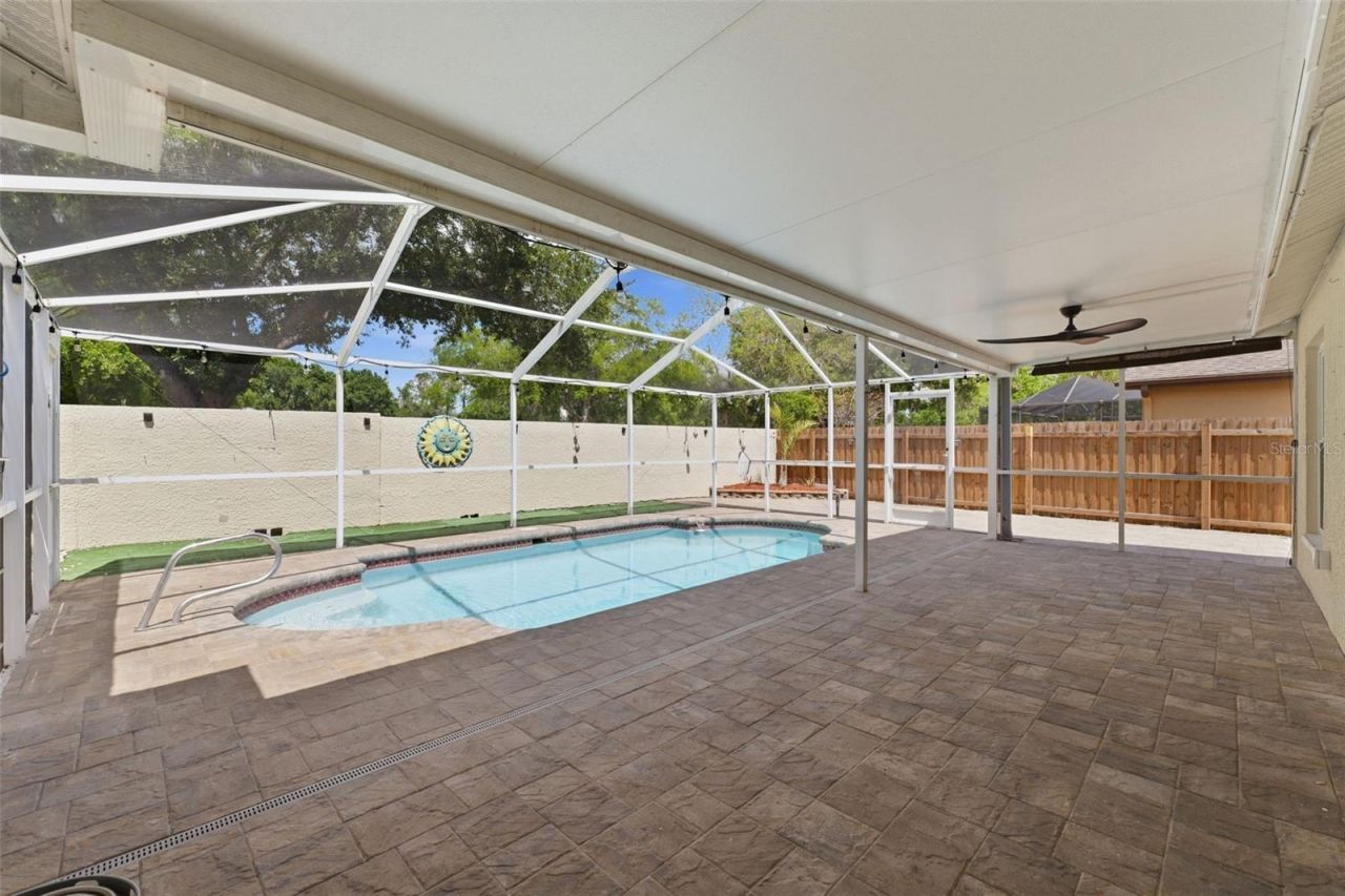 11421 Glenmont Drive , Tampa, FL 33635 Photo