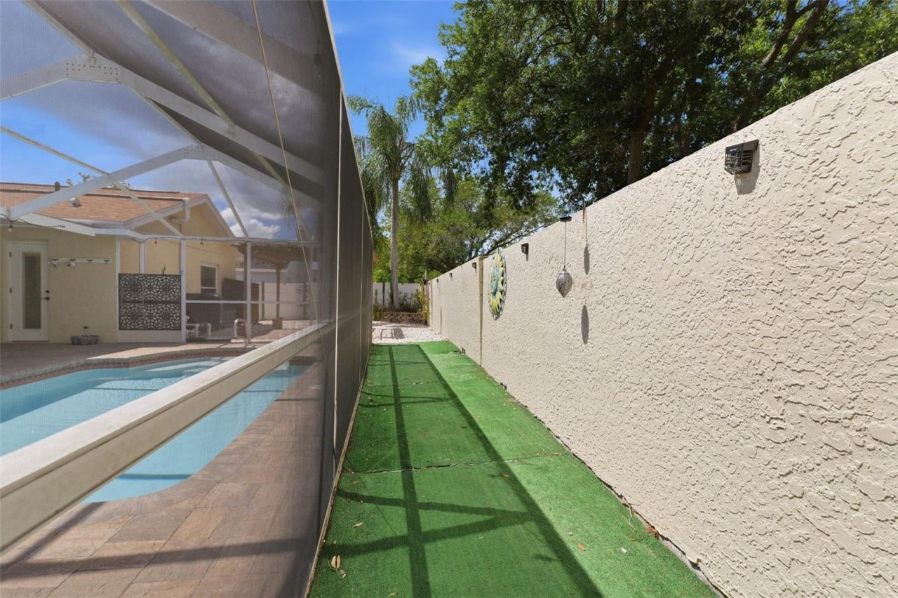 11421 Glenmont Drive , Tampa, FL 33635 Photo