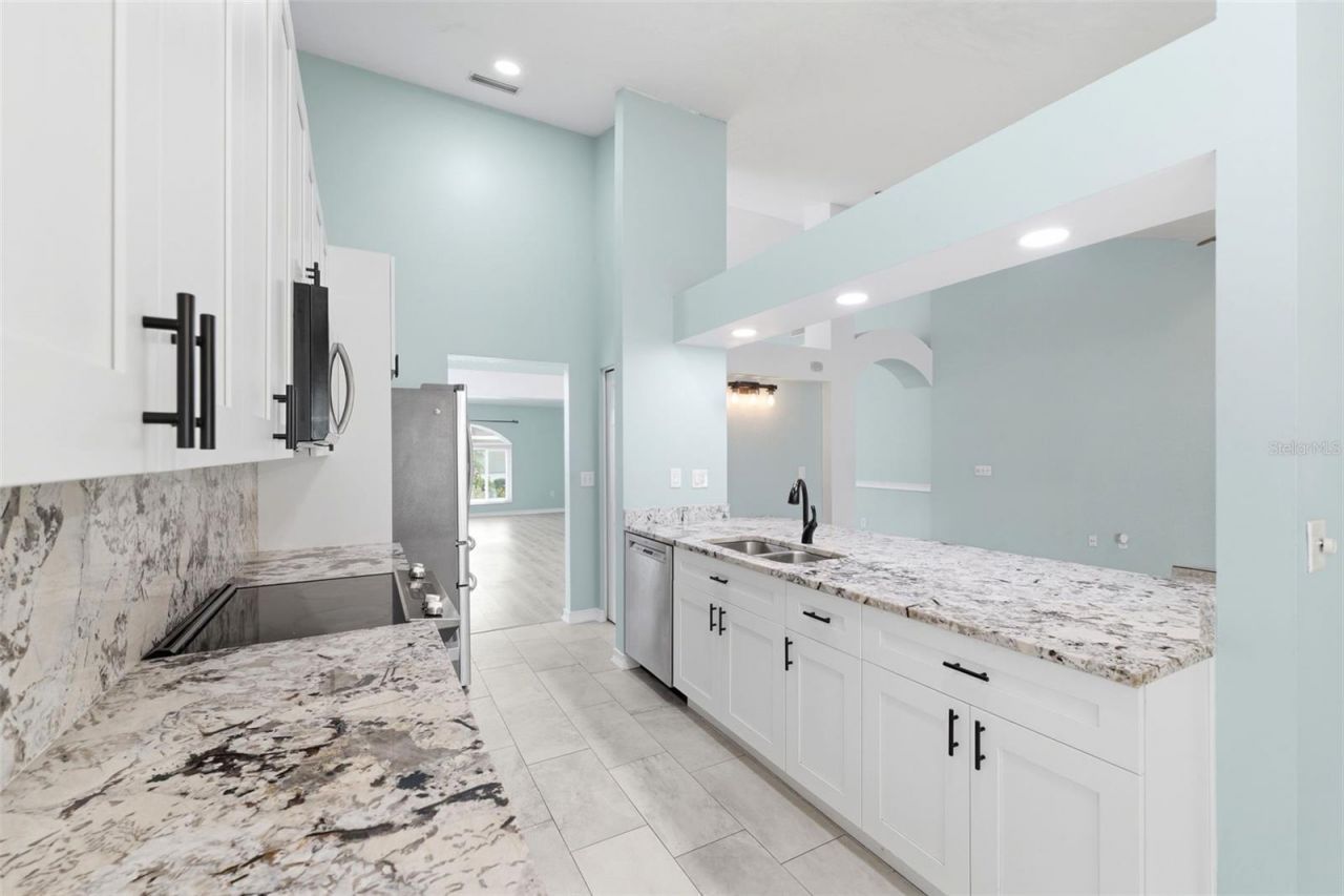 11421 Glenmont Drive , Tampa, FL 33635 Photo