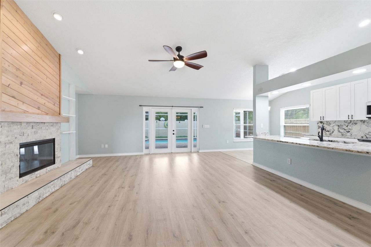 11421 Glenmont Drive , Tampa, FL 33635 Photo