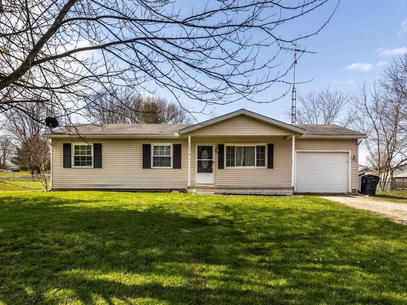 2976 Pleasant Drive NE, Lancaster, OH 43130 Photo 2