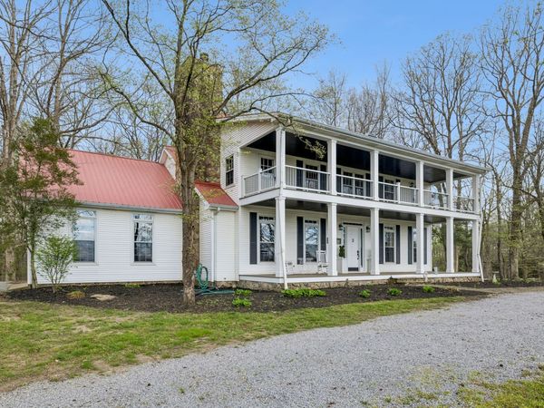 901 Town Branch Rd, Charlotte, TN 37036