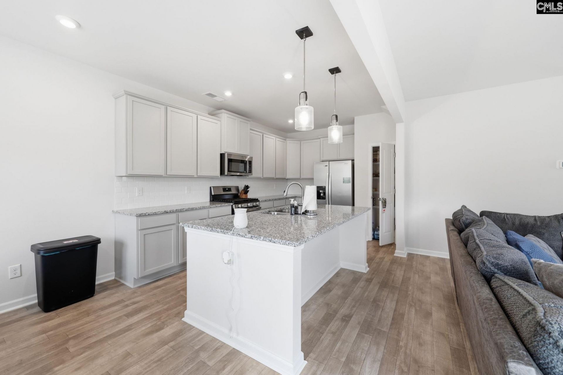 924 Woodcreek Farms Rd  Photo 9