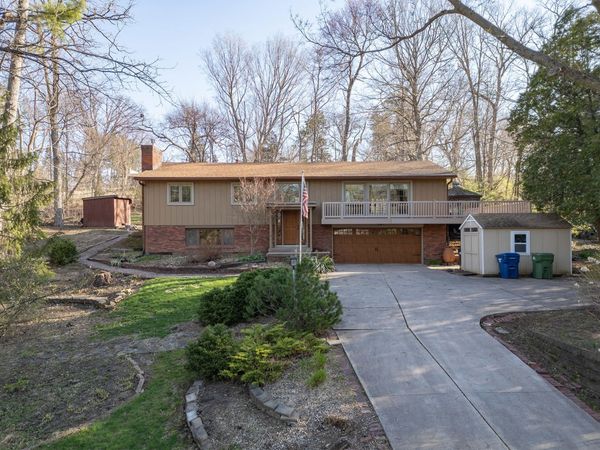 3 Heather Lane, Clinton, IA 52732