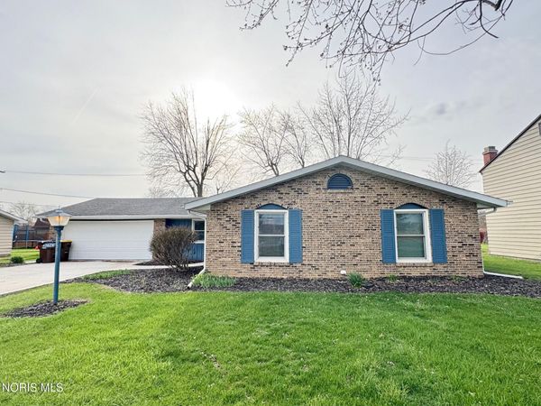 1624 Palmer Drive, Defiance, OH 43512