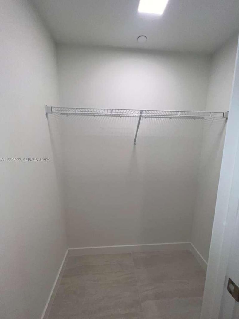 77 SE 5th, Unit 2004, Miami, FL 32311 Photo