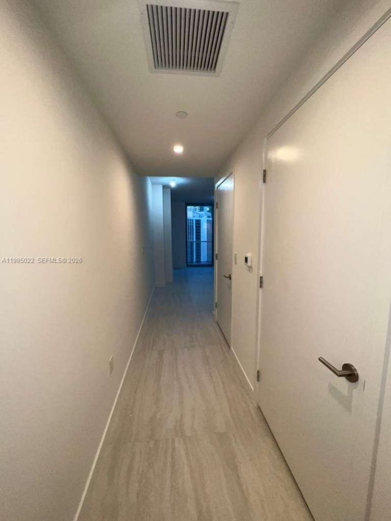 77 SE 5th, Unit 2004, Miami, FL 32311 Photo