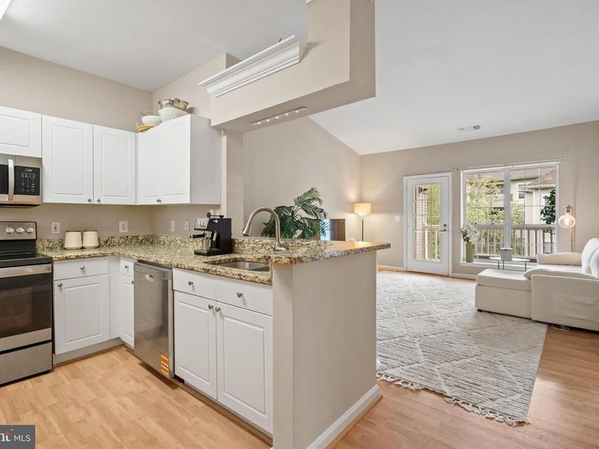 4551 Strutfield Lane, Unit 4414, Alexandria, VA 22311 Main Photo