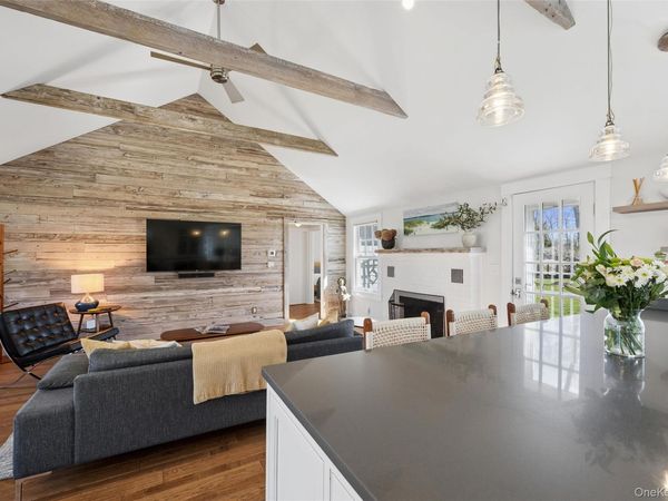 250 Oak Road , New Suffolk, NY 11956