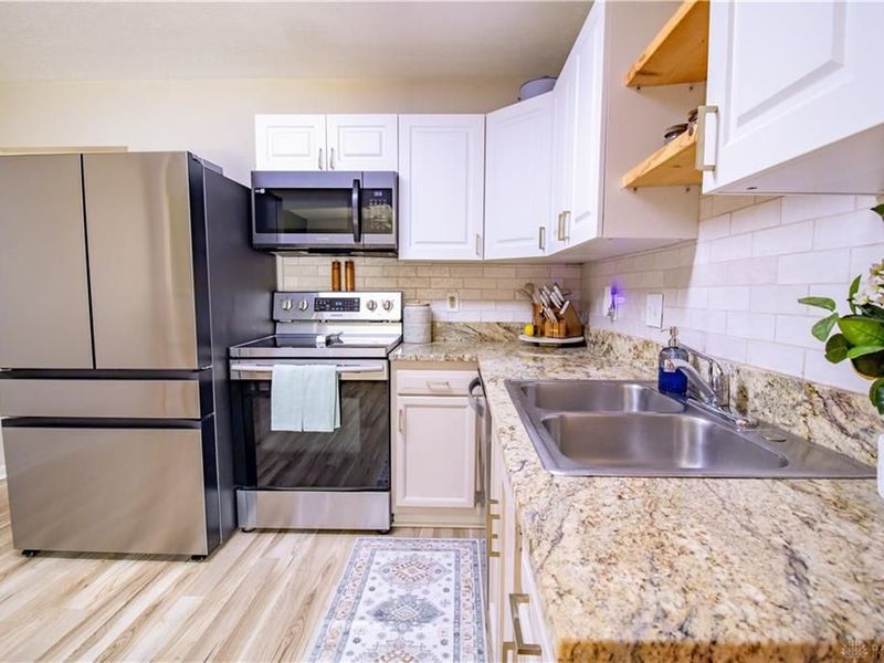 375 Woodsdale Drive, Monroe, OH 45050 Photo 3