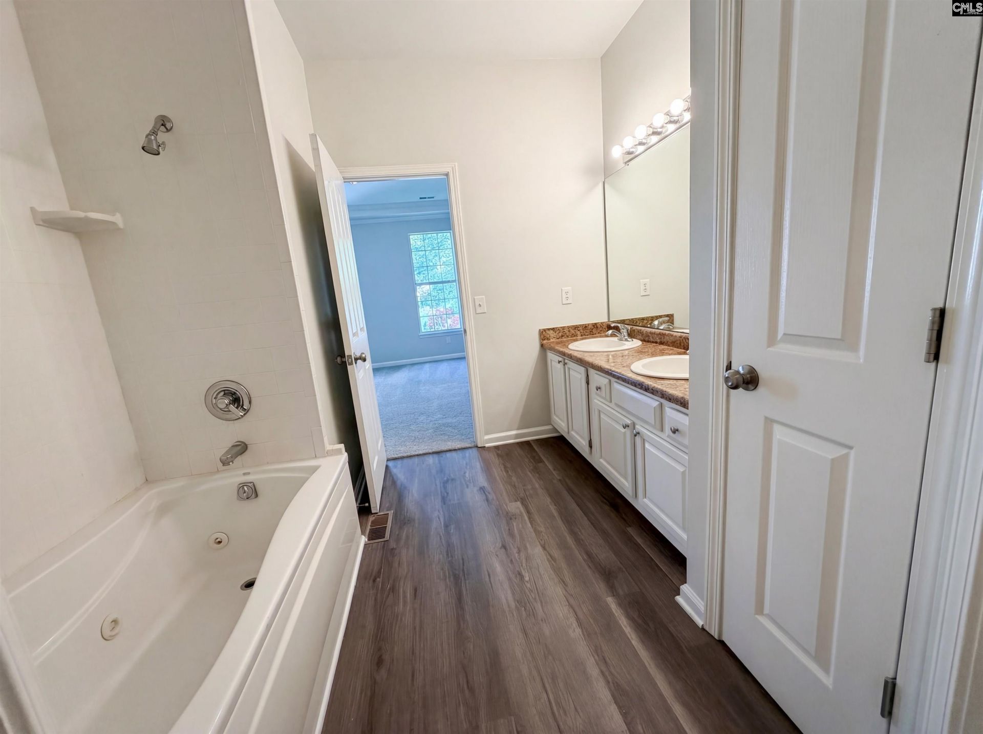 709 Buckstone Trail  Photo 22