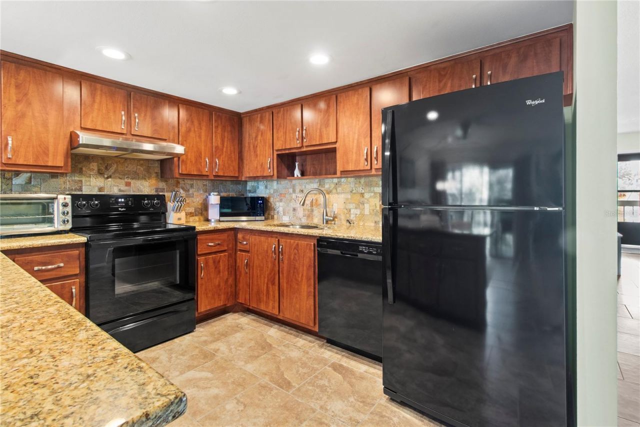 315 30th Avenue W, Unit B411, Bradenton, FL 34205 Photo