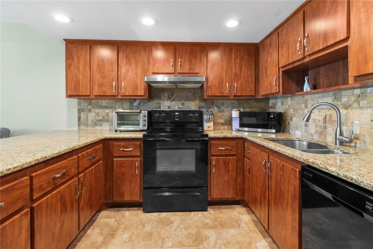 315 30th Avenue W, Unit B411, Bradenton, FL 34205 Photo