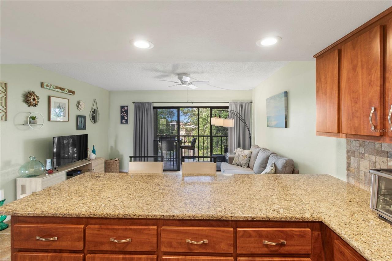 315 30th Avenue W, Unit B411, Bradenton, FL 34205 Photo