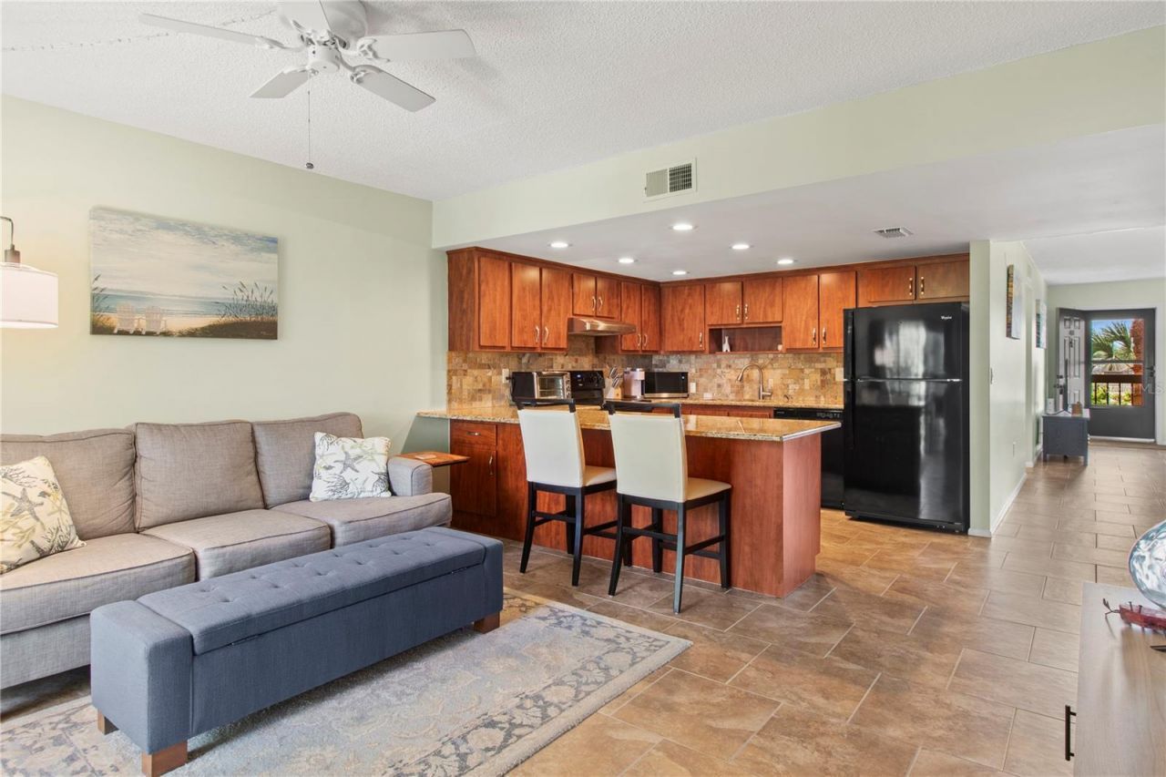 315 30th Avenue W, Unit B411, Bradenton, FL 34205 Photo