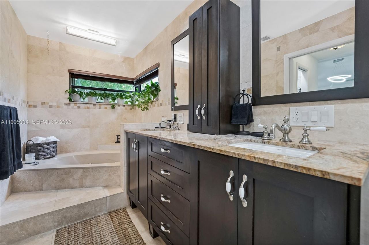 9600 NW 18th St, Plantation, FL 33322 Photo