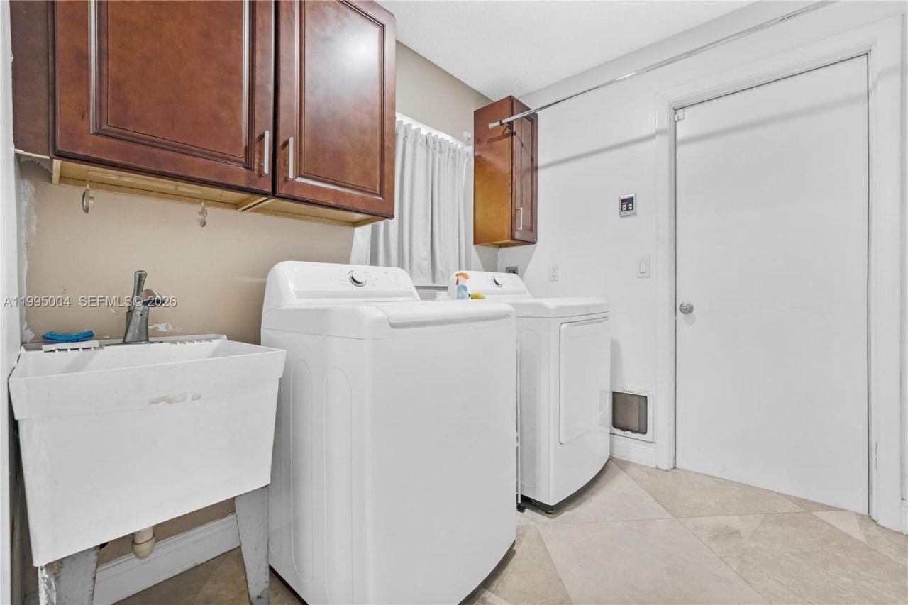 9600 NW 18th St, Plantation, FL 33322 Photo