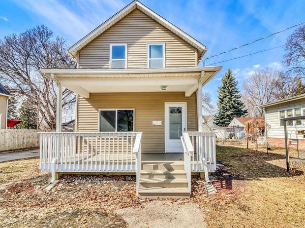 307 10th Street N, Moorhead, MN 56560