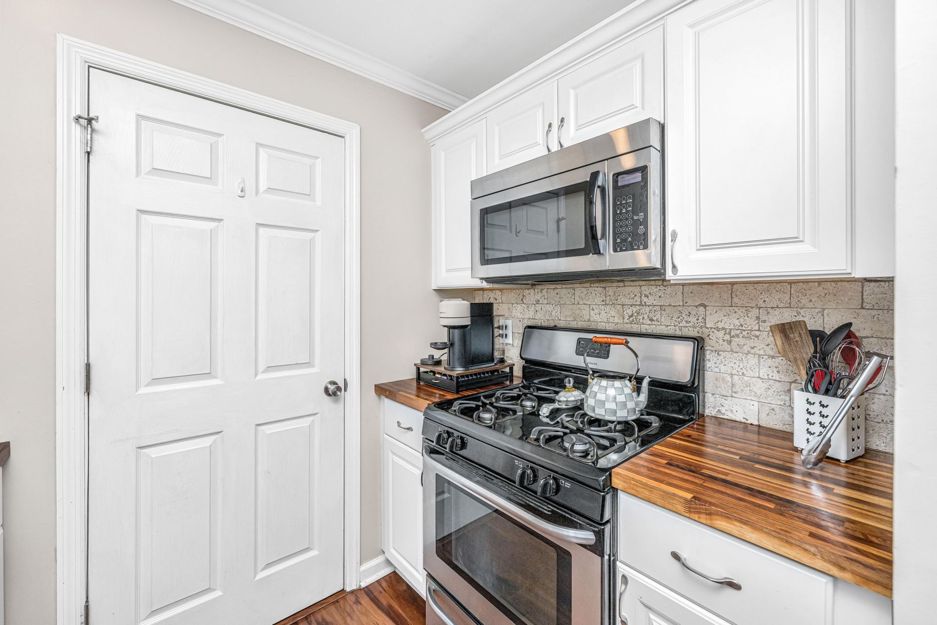 1240 Camelia Road Photo 13