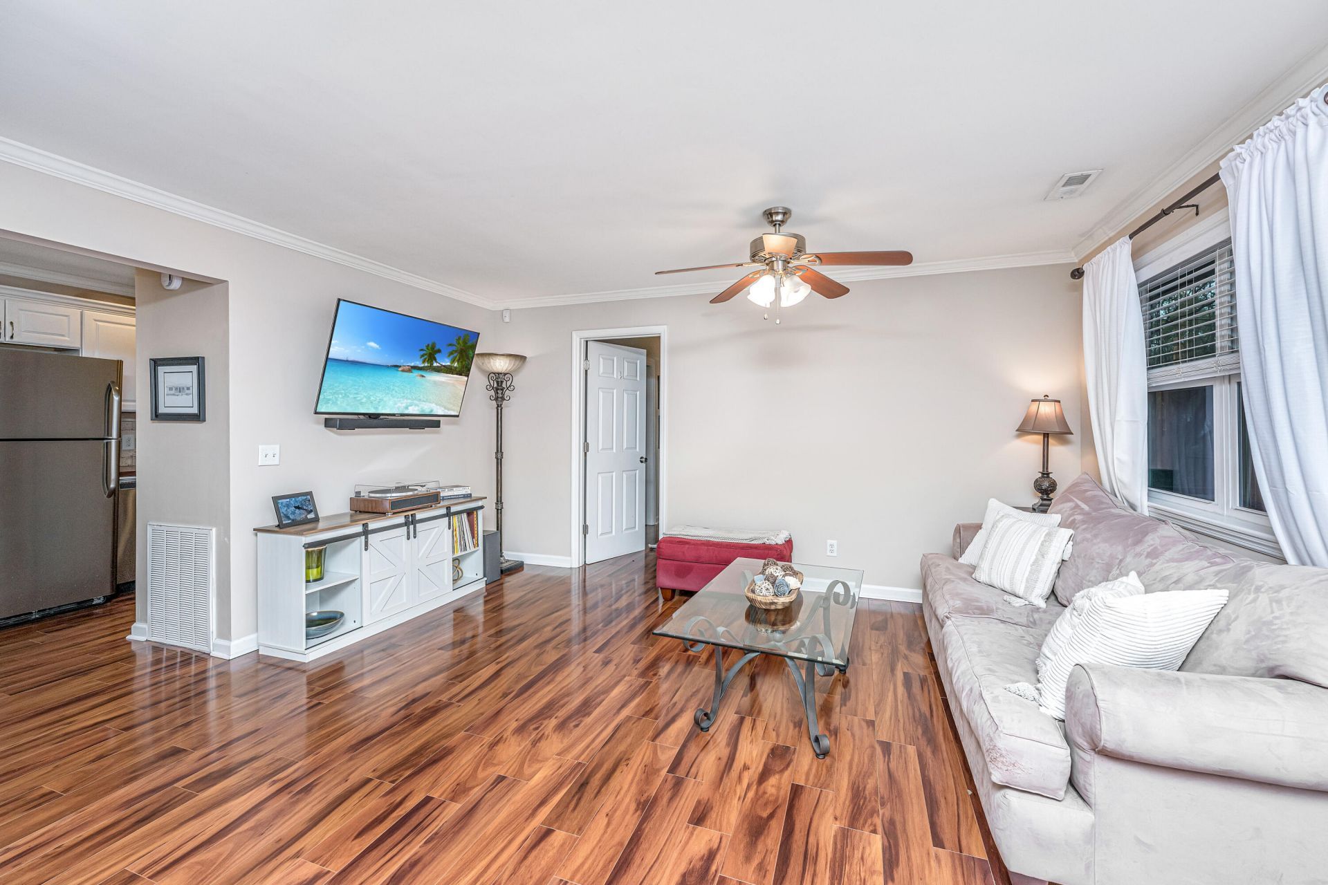 1240 Camelia Road Photo 9